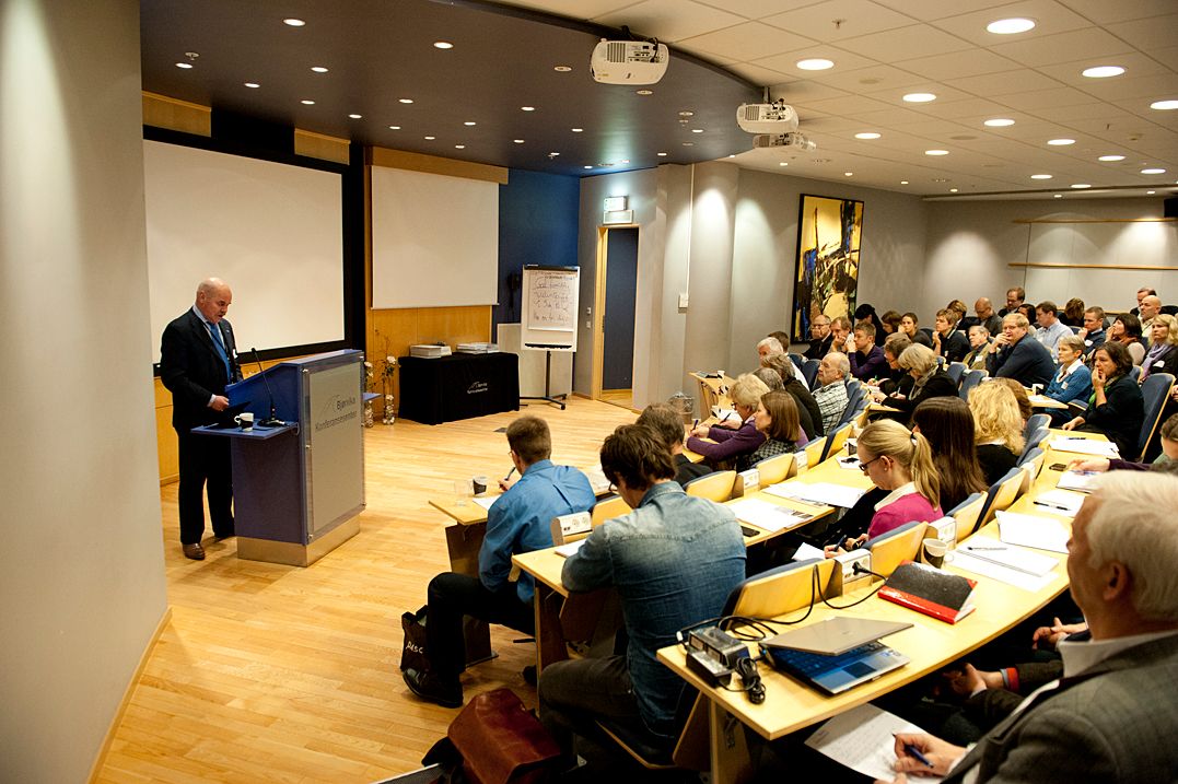 Statssekretær Jardar Jensen (H) viste ikke fram noe kart da han innledet om kommunereform på seminaret til Teknisk beregningsutvalg (TBU). Foto: Terje Lien