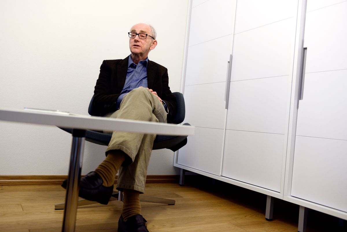 Kommuner kan ikke bruke PR-rådgivere og hemmeligholde rådene etterpå, advarer jusprofessor Jan Fridthjof Bernt. Foto: Helge Skodvin.