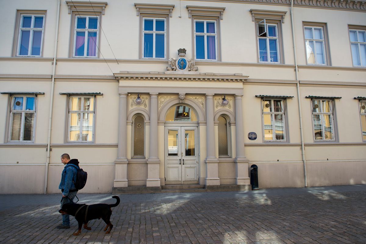 Økonomien tynger fortsatt på Halden rådhus – men det er gløtt av forbedring i siste økonomirapport. Arkivfoto: Joakim S. Enger