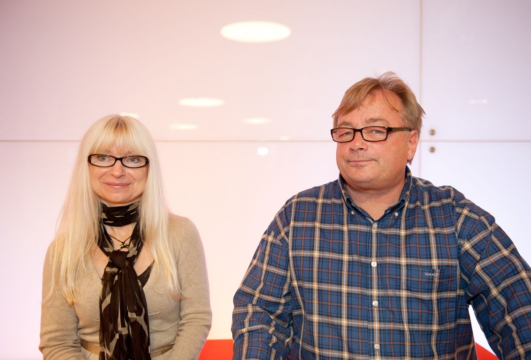 Forskerne Lise Lien og Leif Moland ved Fafo har sett på finnmarkskommuner som får kvinner i pleie og omsorg til å jobbe heltid. Foto: Terje Lien