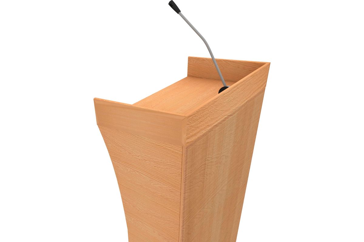 Ordfører Lillian Rasmussen (Bygdelista) i Moskenes beklager vedtaket om at representantene skal slippe å bruke talerstolen. Illustrasjonsfoto: Colourbox