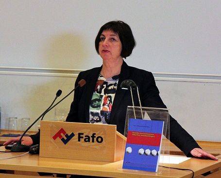 Sigrun Vågeng, administrerende direktør i KS, var i dag med på å legge fram en ny Fafo-rapport som legger grunnlaget for nytt samarbeid med Fagforbundet og Sykepleierforbundet om mer heltid i kommunene. Foto: KS.