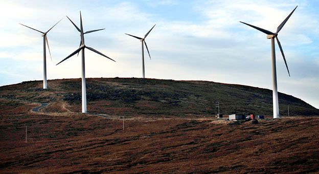 Vindkraftbransjens egne organisasjoner, Norwea og Energi Norge, foreslår nå at kommunene skal få en del av inntektsskatten fra vindkraften som staten ellers ville fått. Foto: Joakim S. Enger