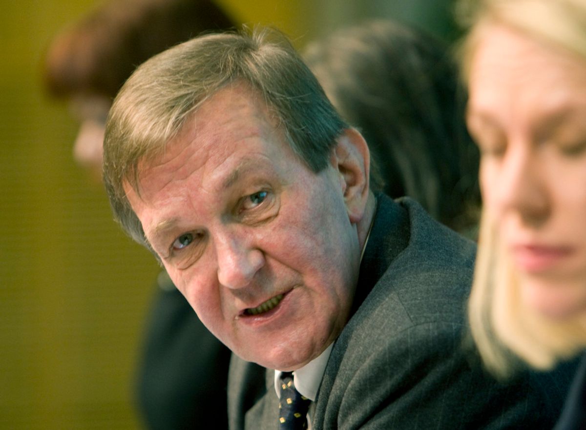 Offentlighetsekspert Harald Hove mener hemmelighold av navn på innleide konsulenter bør vurderes av Sivilombudsmannen. Foto: Morten Holm/Scanpix.
