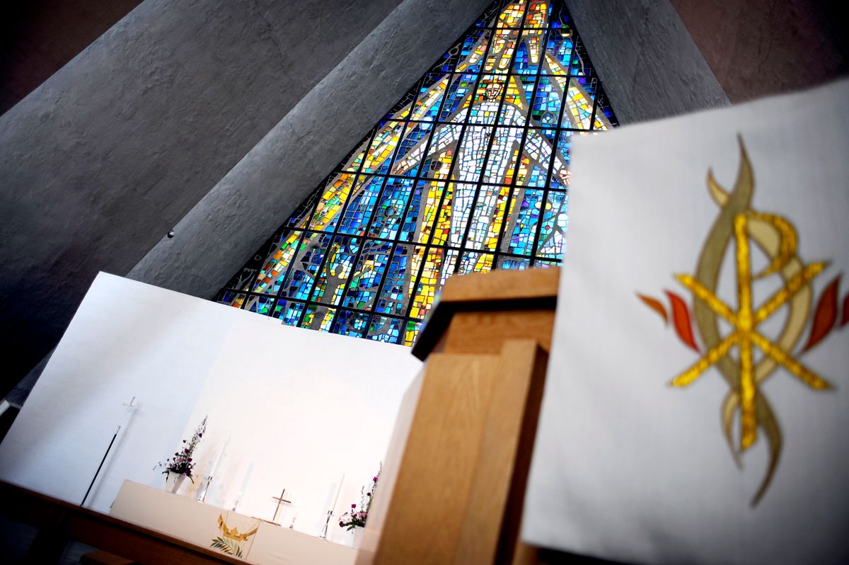Ishavskatedralen er ett av Tromsøs kulturmiljøer av nasjonal interesse. Vil byen søke om å bli den første i Nord-Norge med byantikvar? Arkivfoto: Joakim S. Enger