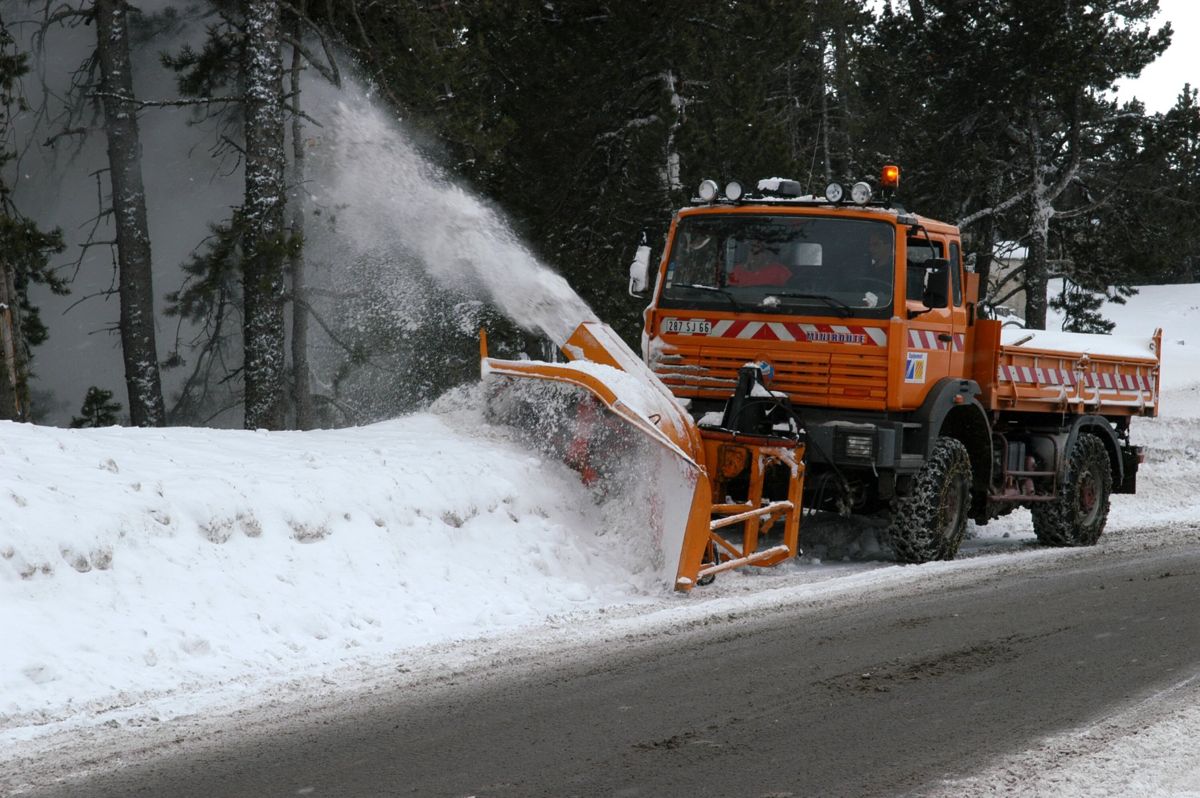 Trondheim og Oslo har gått sammen om å finne ut hvordan de kan bli kvitt skitten snø på en mer effektiv og miljøvennlig måte. Illustrasjonsfoto: Colourbox.com