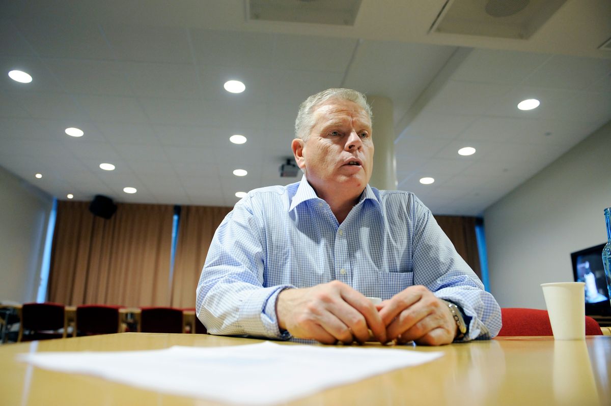 Jan Davidsen i Pensjonistforbundet har sendt brev til KS og regjeringen og spurt om lovligheten i at eldre ikke har blitt tatt med på råd under koronaepidemien.