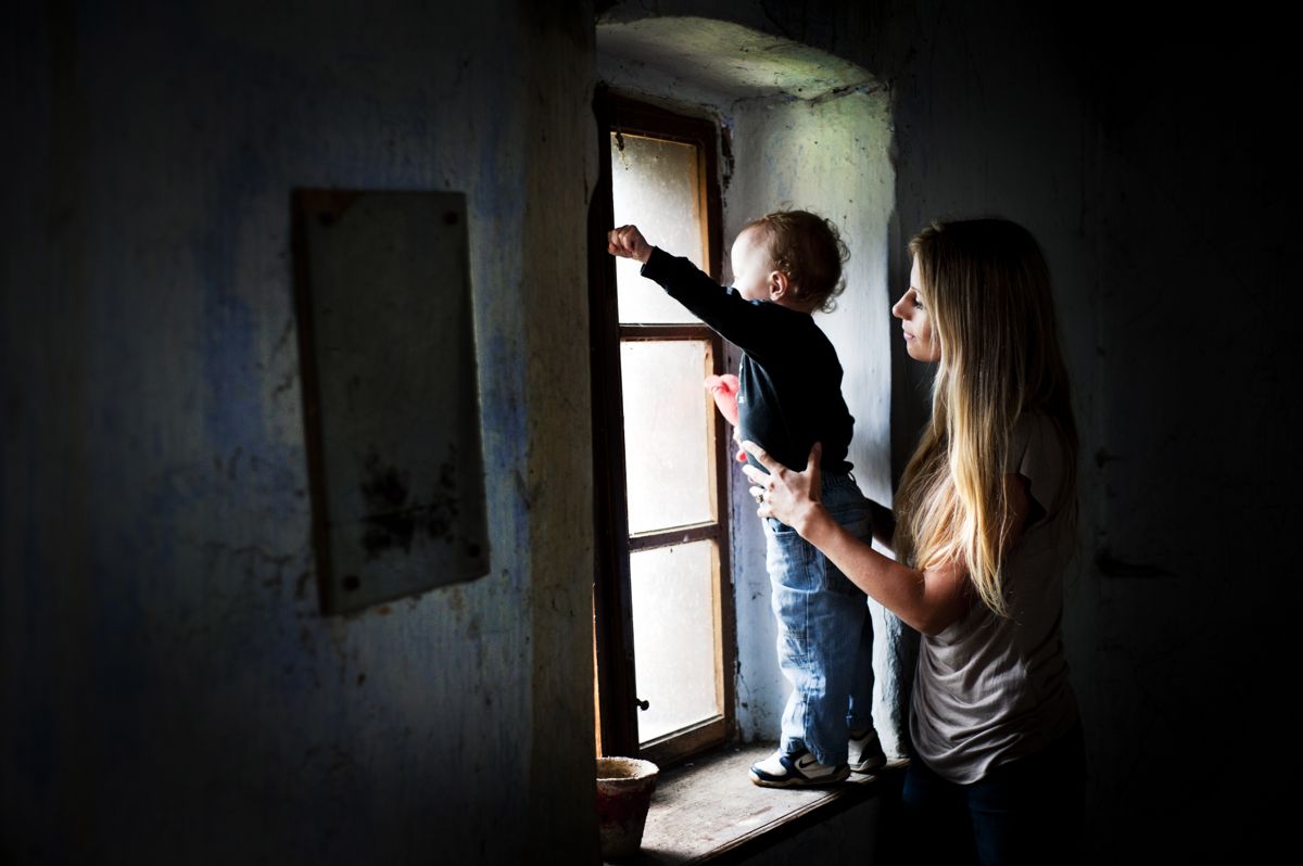 Mange foreldre som blir meldt til barnevernet uten at vilkårene er oppfylt, opplever det som dypt krenkende, ifølge førsteamanuensis i juss Bente Ohnstad. Illustrasjonsfoto: Colourbox