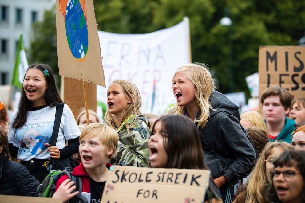 Skolestreikere foran Stortinget i Oslo i august i fjor. Foto: Håkon Mosvold Larsen, NTB scanpix
