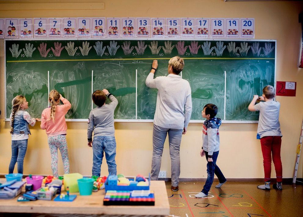 Flere studier viser at økt lærertetthet har liten effekt, skriver Harald Furre. Foto: Siv Dolmen