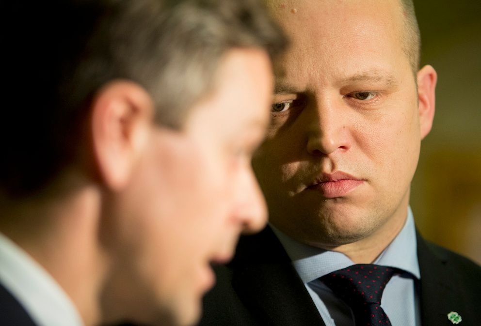 Sp-leder Trygve Slagsvold Vedum utfordrer KrF-leder Knut Arild Hareide til å reversere reformer. Foto: Torstein Bøe, NTB scanpix