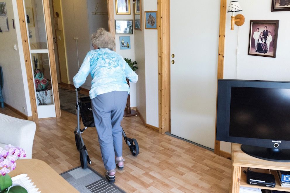 De aller eldste med sviktende helse og kroniske sykdommer er taperne i kampen om de kommunale helsekronene, mener Kjellaug Enoksen. Illustrasjonsfoto: Gorm Kallestad, NTB scanpix