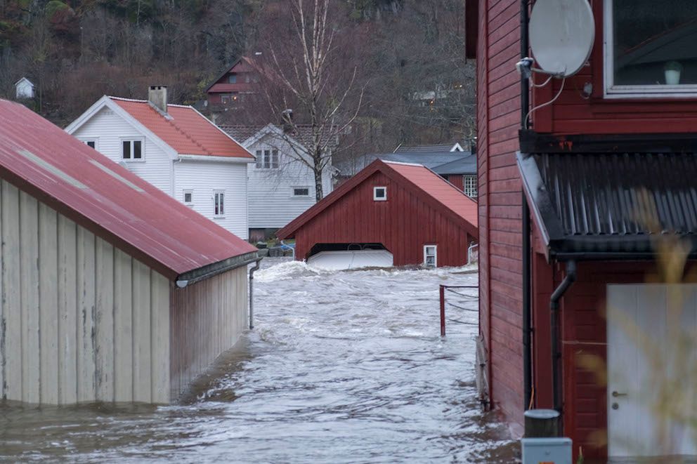 Utfordringer knyttet til klima og miljø – som flom og oversvømmelser – og til demografi og teknologisk utvikling vil endre samfunnet radikalt, skriver Dagfinn Thorkildsen. Illustrasjonsfoto: Tor Erik Schrøder, NTB scanpix