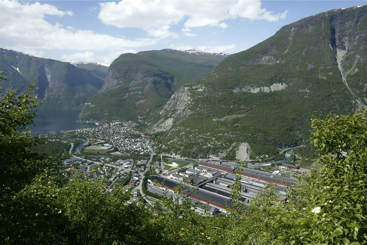 Industrikommunen innerst i Sognefjorden har en lang tradisjon som Aps absolutte høyborg. Så sent som i 2009 fikk partiet over 70 prosent av stemmene i Årdal.