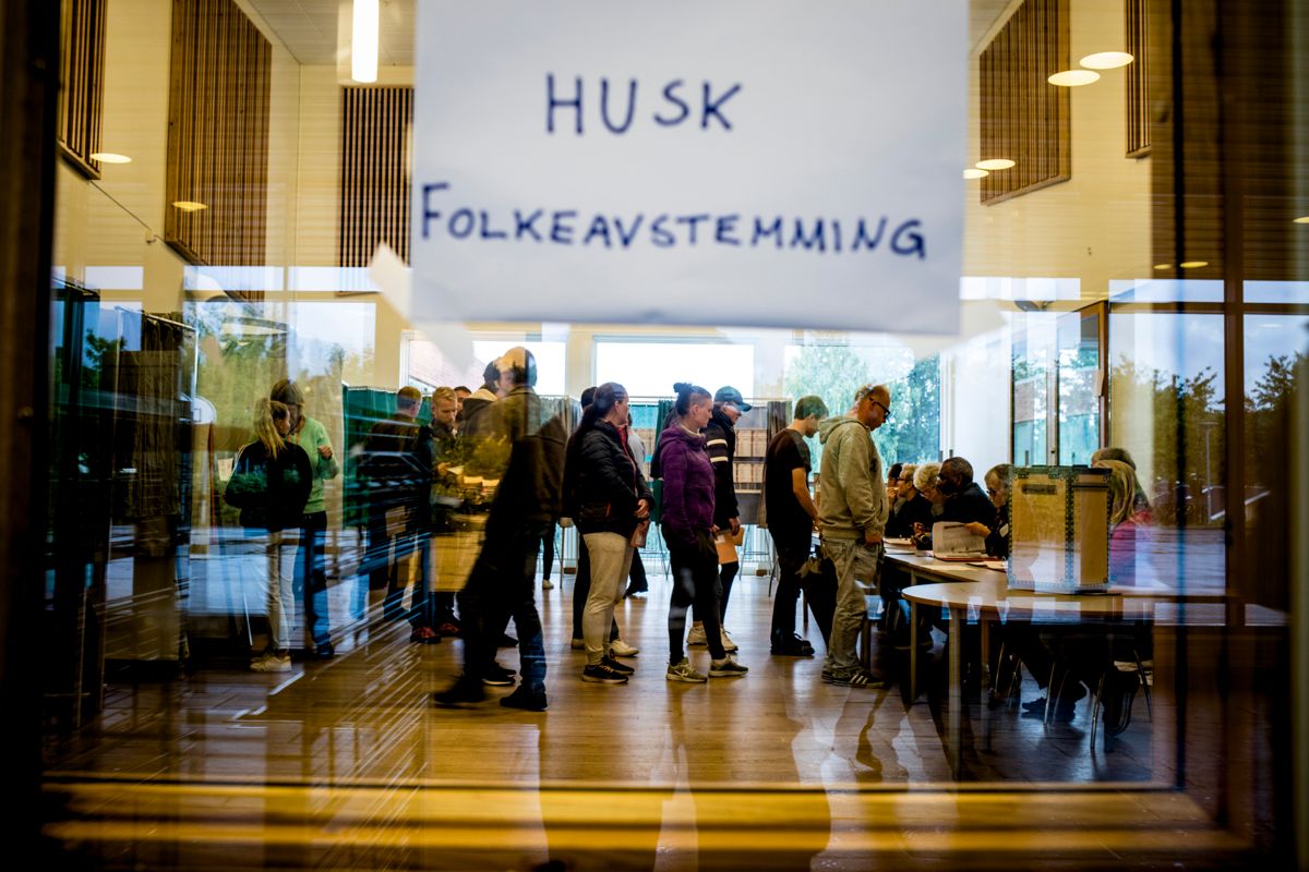 Når enkeltmennesker forteller om avmakt i møte med offentlige organer og prosesser, skal vi høre godt etter, skriver kommentator Agnar Kaarbø. Bildet er fra en folkeavstemming i Sørum kommune i 2017.