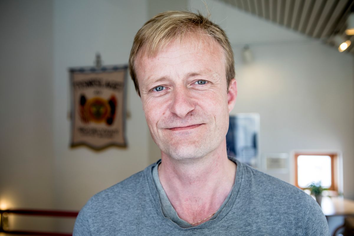 Rådmann Steinar Dalland  i Tysnes kan glede seg over at Arkivverket ikke fant så mye å sette fingeren på etter arkivtilsyn. Arkivverket gir kommunen ros for blant annet kort vei mellom kommuneledelse og arkivfaglig ansatte.