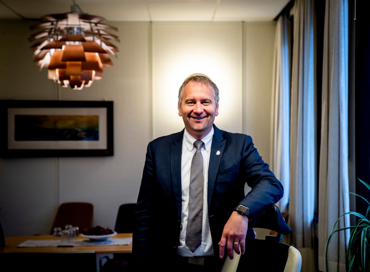 Alf Erik Andersen (Frp) var Mandal kommunes siste ordfører, og nå kan han juble over at kommunen vant Kommunebarometeret i 2020.