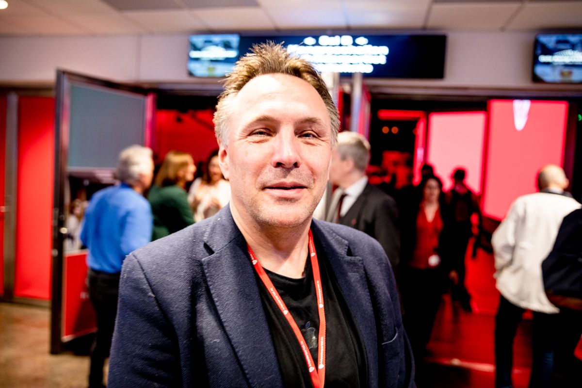 Her er fylkesordfører Tore O. Sandvik
fotografert under et landsmøte i Ap.