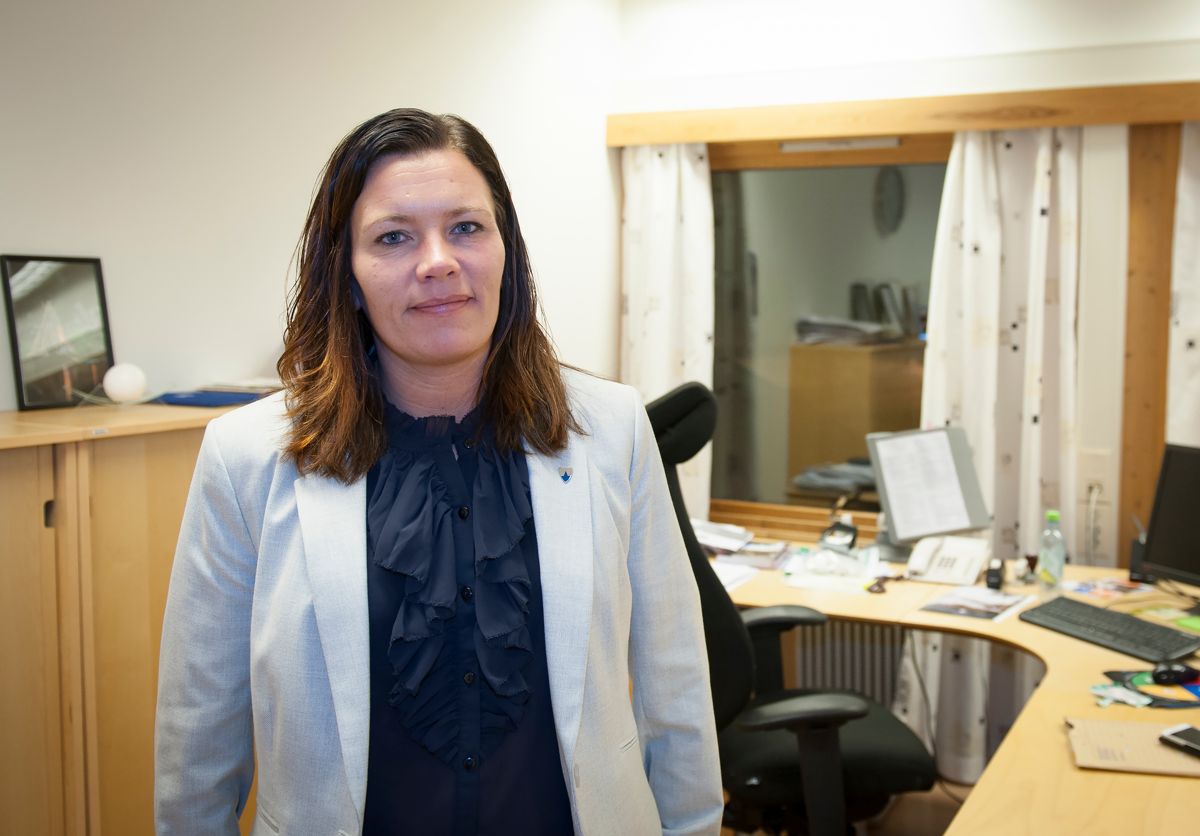 Lesja-ordfører Mariann Skotte (Sp) og resten av kommunestyret har åtte kandidater å velge blant når de skal ansette ny kommunedirektør.