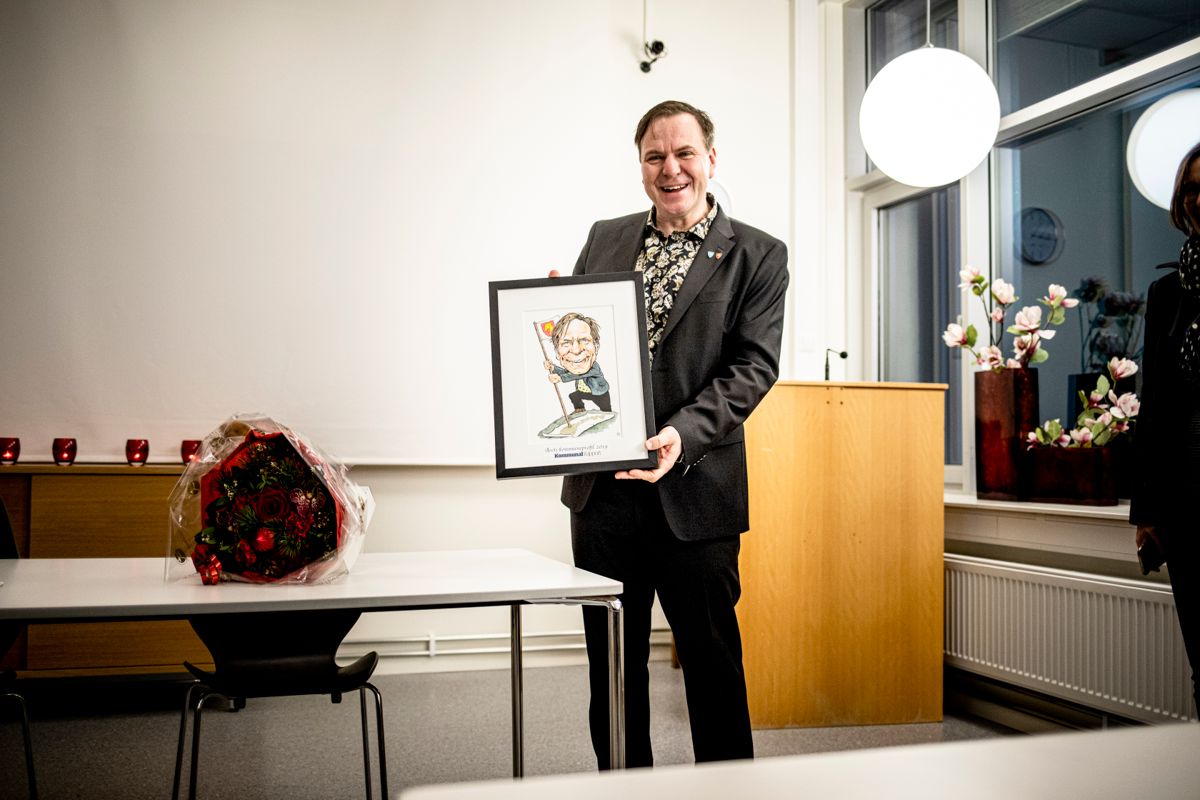 Alfred Bjørlo (V), nå ordfører i Stad kommune, mottok prisen som Årets kommuneprofil 2019.