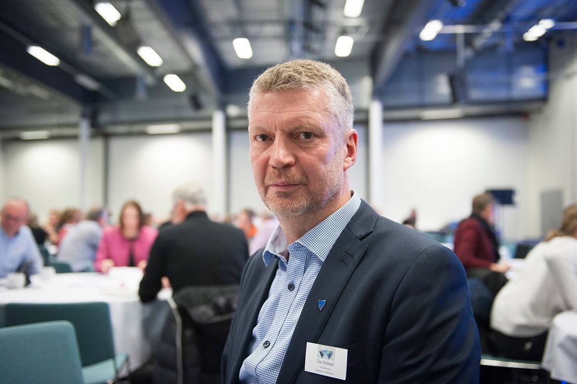 Ola Helstad sluttet i Lom etter 28 år for å bli kommunedirektør i Sel. Etter litt over ett år har han byttet beite til Nordre Land kommune.