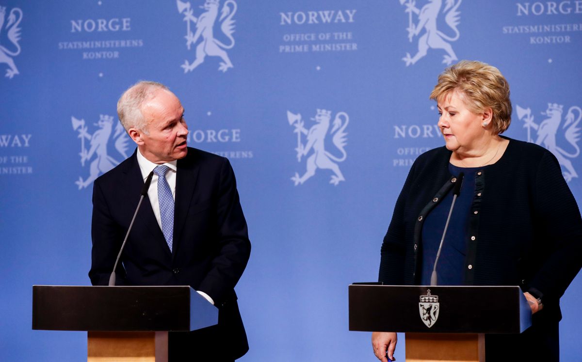 Statsminister Erna Solberg (H) og finansministeren Jan Tore Sanner (H) vil sammen med to andre statsråder presentere tiltak for å berge økonomien gjennom koronakrisen.
