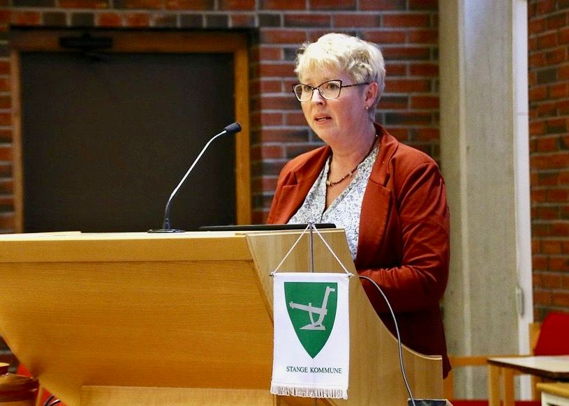 – Epidemien er godt i gang, sa kommuneoverlege Bente Bjørnhaug, da hun onsdag orienterte formannskapet i Stange om hva de gjør for å begrense spredningen av koronaviruset.