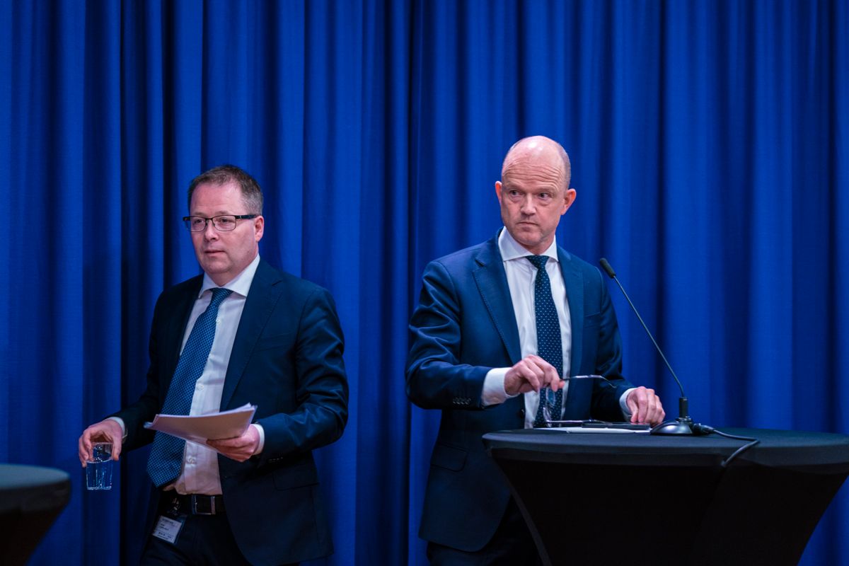 KS-leder Bjørn Arild Gram og administrerende direktør i NHO, Ole Erik Almlid, under pressekonferansen om veilederen til smittevernloven.