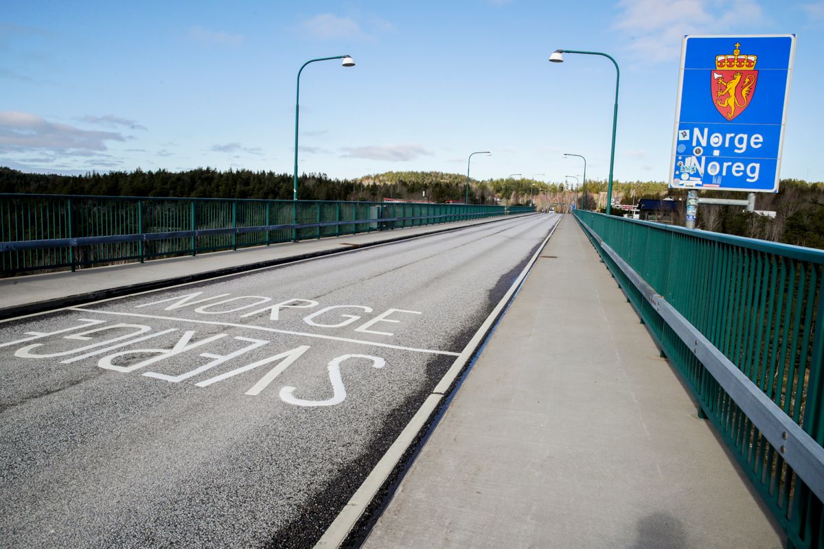Ansatte i Halden kommune som bor i Sverige, får en grensereiseseddel som de viser fram hver gang de passerer Svinesund, opplyser leder Solfrid Ramdal ved Halden helsehus.