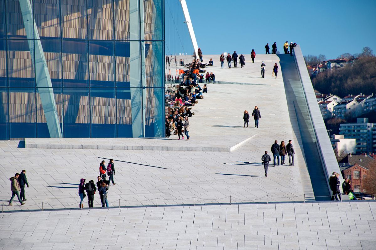 Byrådsleder Raymond Johansen vil unngå at mange folk samles på ett sted. Dette bildet er hentet fra operataket i Oslo.