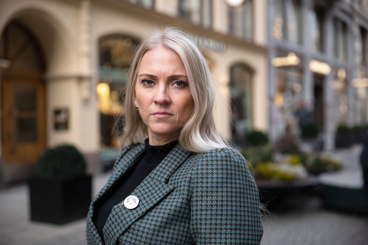Vårt utgangspunkt er en lønn som gjør at sykepleiere kan beholdes til livsnødvendige helsetjenester i kommunene, sier leder Lill Sverresdatter Larsen i Norsk Sykepleierforbund til NTB i forkant av meklingen med KS.