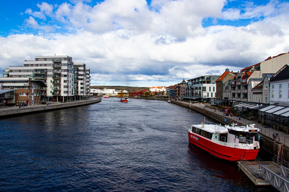 Kommunene i Østfold, som Fredrikstad, er blant dem som skiller seg fra landsgjennomsnittet med en høy andel innbyggere med lav utdanning og inntekt, og lave skatteinntekter, påpeker Arve Negaard.