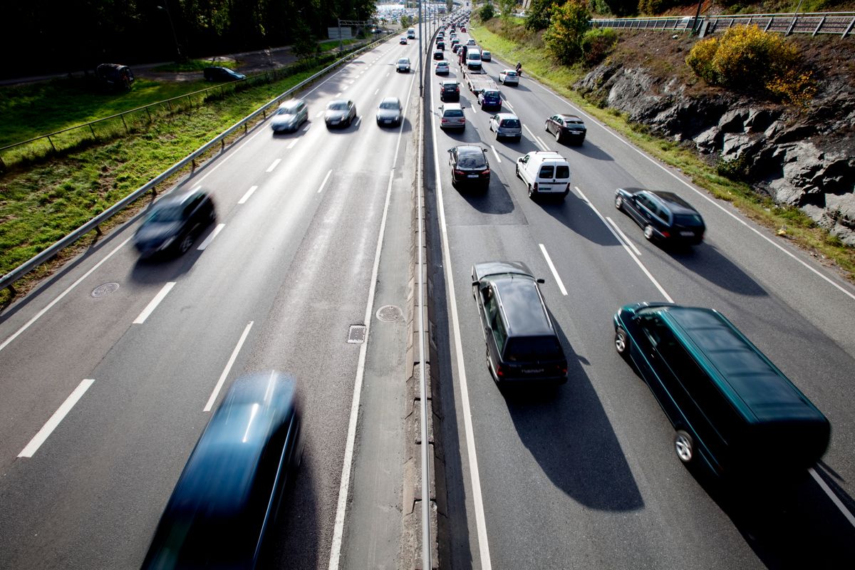 Oslo-regionen er tungt belastet med gjennomgangstrafikk. Avgiftssystemet bør stimulere til at gods fraktes med tog og skip, skriver Øyvind Såtvedt.