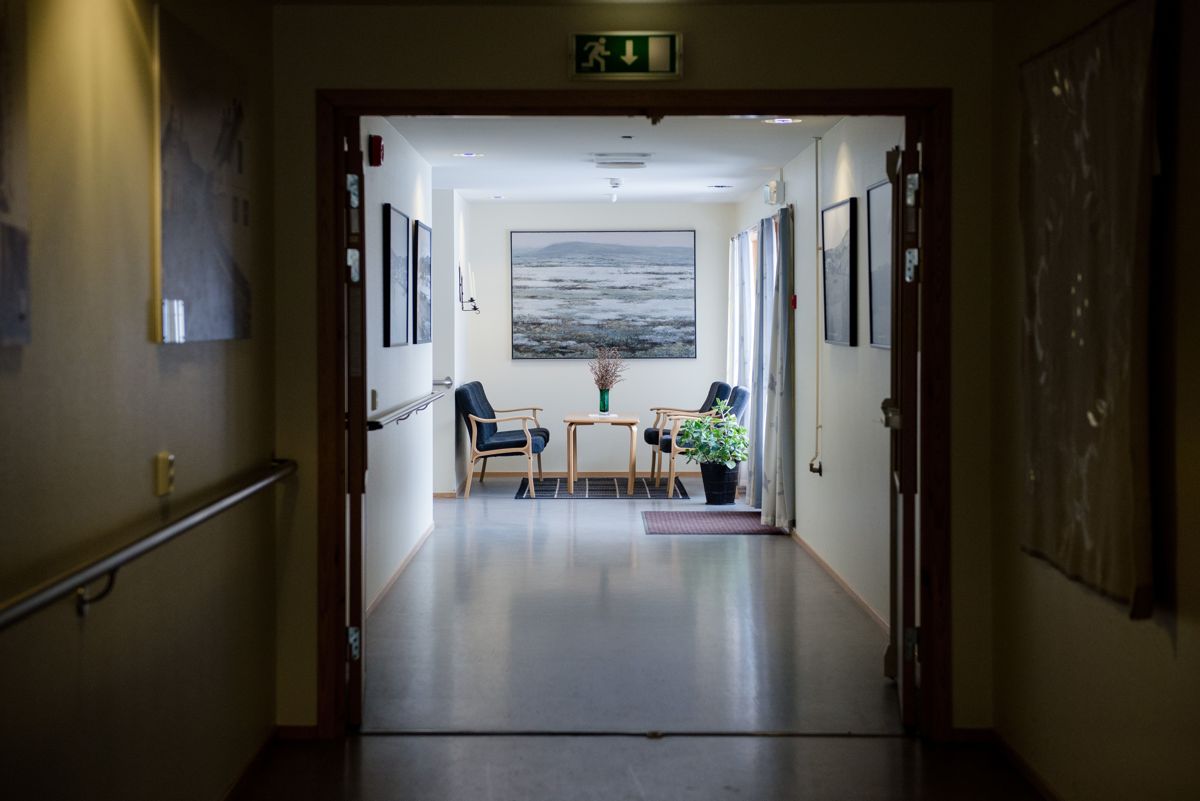 Mange pårørende er bekymret for å sende sine nærmeste til korttidsplasser på sykehjem på grunn av koronaviruset.