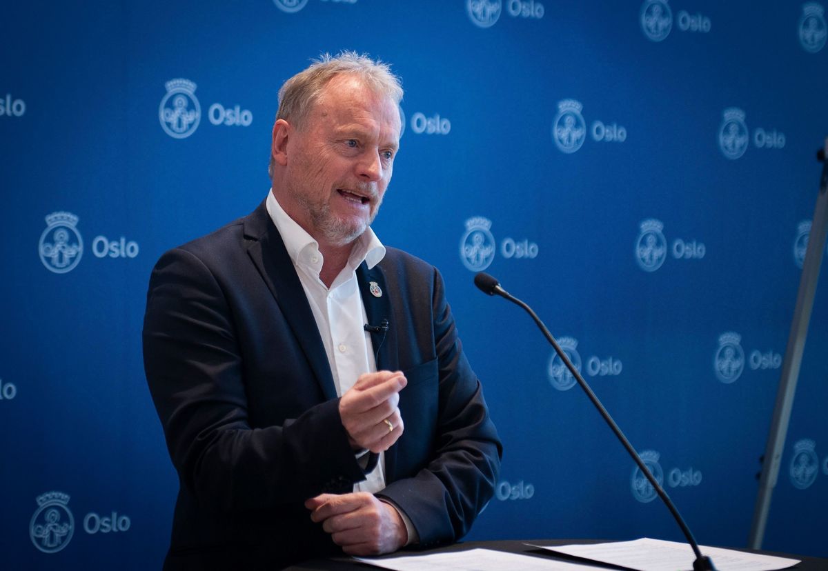 Oslos byrådsleder Raymond Johansen (Ap) varsler en avgjørelse om videreføring av koronatiltakene torsdag.