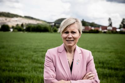 Inger Hegna fikk knapt halvannet år som kommunedirektør i Arendal, før hun måtte pakke. Hun kom fra jobben som toppleder i Aurskog-Høland.