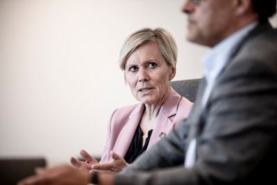 Inger Hegna har inngått sluttavtale med Arendal kommune etter drøye 15 måneder i stillingen. Hegna kom fra stillingen som kommunedirektør i Aurskog-Høland.