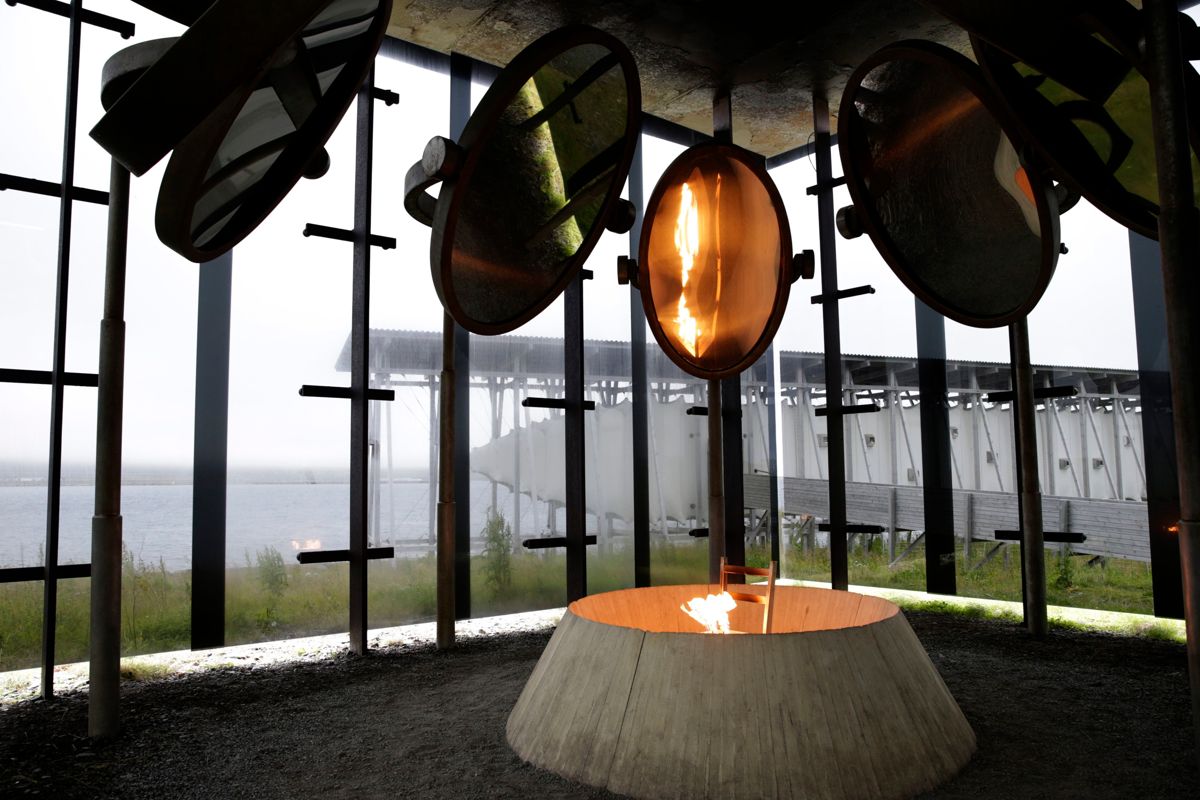 Steilneset minnested er et minnesmerke over ofrene for overgrepene under heksebrenningene i Vardø. Monumentet er reist på det stedet hvor hekseofringene skjedde, Steilneset på Vardøya.