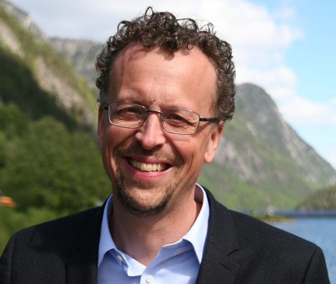 Ordfører Jarand Felland i Tokke kommune er fornøyd med søkerlista til rådmannsjobben.