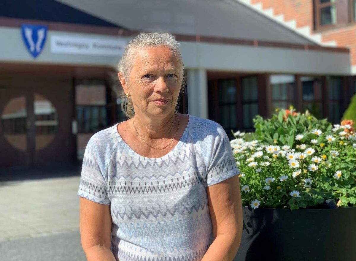 – Målet er å gjennomføre nedbemanningsprosessen uten oppsigelser, forteller varaordfører Anne Sand (Sp) i Vestvågøy kommune.