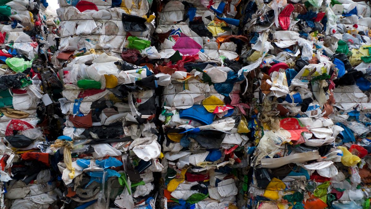 Nå skal returselskapet Norsirk ta hånd om plastavfall i flere kommuner etter at konkurrenten Plastretur fikk problemer med håndteringen tidligere i år.