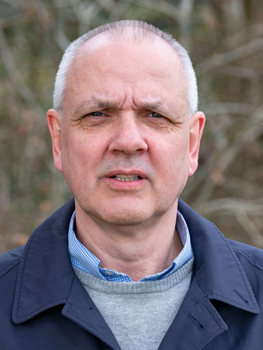 Overlege Preben Aavitsland i Folkehelseinstituttet regner med flere lokale utbrudd av korona.