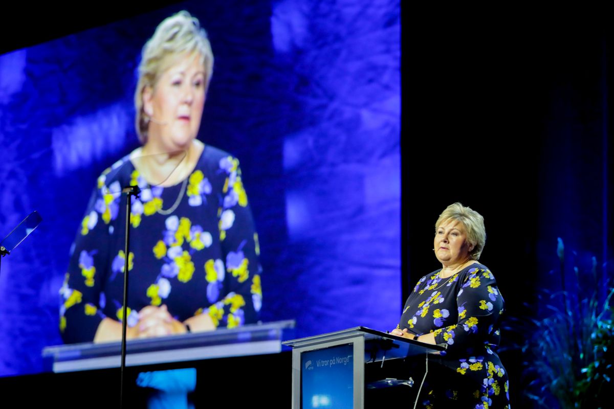 Statsminister Erna Solberg på talerstolen under Høyres landsmøte på Gardermoen.