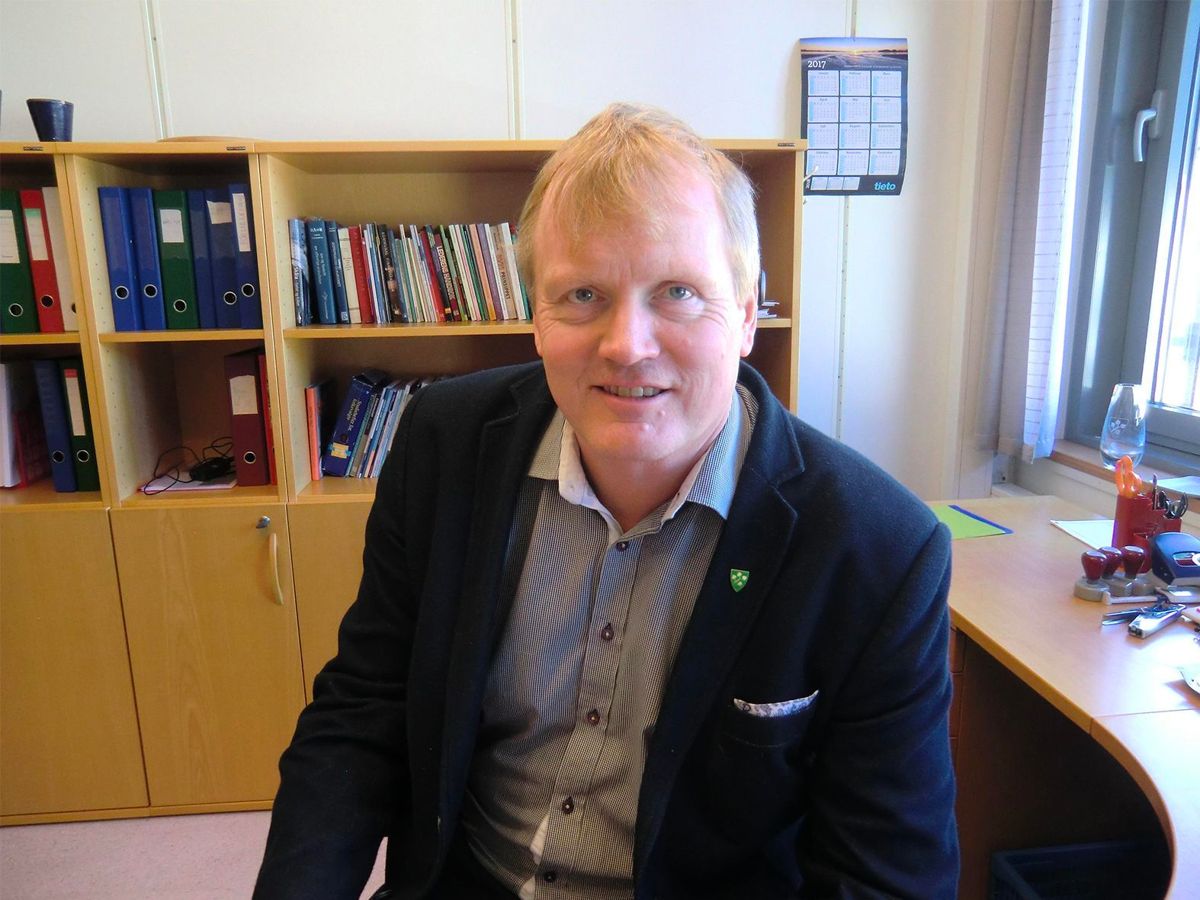 Rune Hovde begynte som rådmann i Stryn i februar 2017. Nå er han løst fra stillingen, og åpen for en annen jobb.