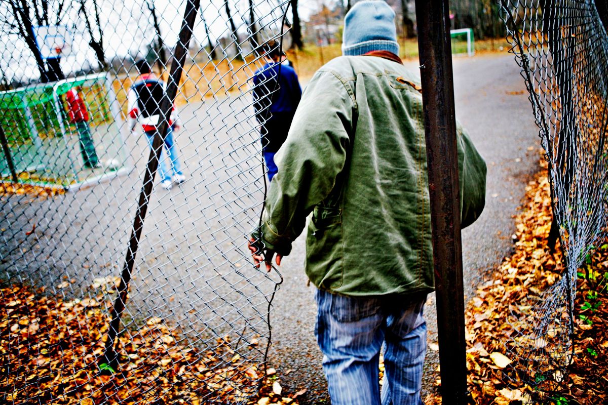 En mindre gruppe flyktninger må vente i årevis på å bli bosatt etter at de har fått oppholdstillatelse. I fjor utgjorde de 30 mottaksbeboere, hvorav noen hadde ventet opptil sju-åtte år på å bli bosatt, skriver Libe Rieber-Mohn og Frode Forfang.