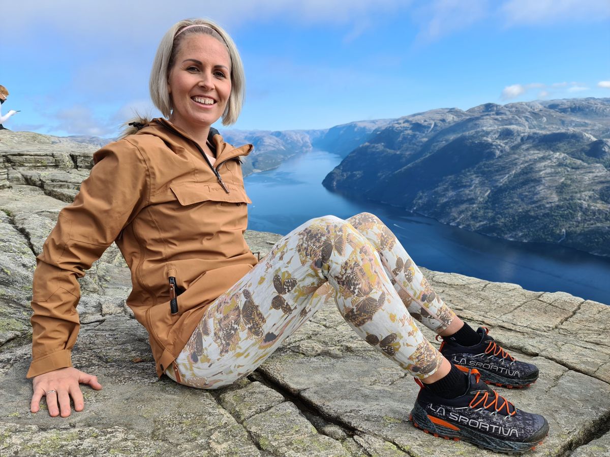Silje Bjønnanrå Drangsholt (Sp) er politiker i Birkenes i Agder. Hun er glad i å gå på tur. Her på Prekestolen ved Lysefjord.