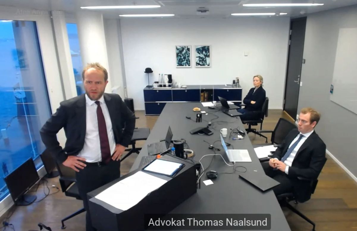 Et glimt fra behandlingen av begjæringen om å få stoppet inngåelse av pensjonskontrakt mellom Vestland fylkeskommune og Storebrand. Her KLPs advokat Thomas Naalsund i aksjon.