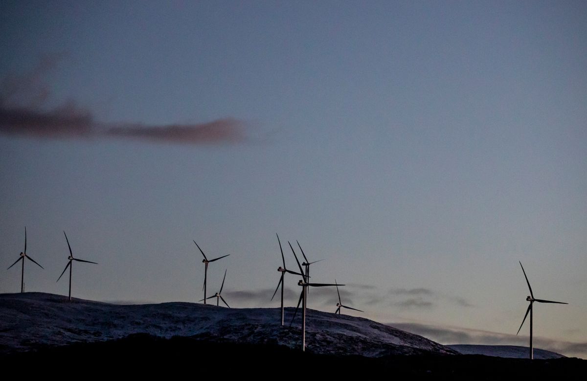 Ånstadblåheia vindpark i Nordland: Her er det er installert 14 Vestas turbiner på 3,6 MW hver. Rotordiameter er 126 meter, tårnhøyde 87 meter. Total effekt er 50,4 MW. Årsproduksjon er 150 GWh. Kraftverket eies av Fortum, og driftes av Nordkraft.