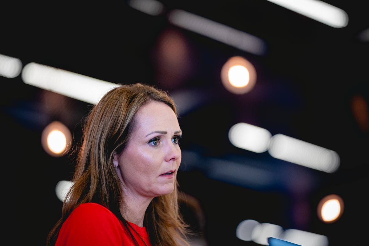 Distriktsminister Linda Hofstad Helleland (H) bør sørge for mer innovative virkemidler i distriktspolitikken framfor flere dokumenter, mener DOGA.