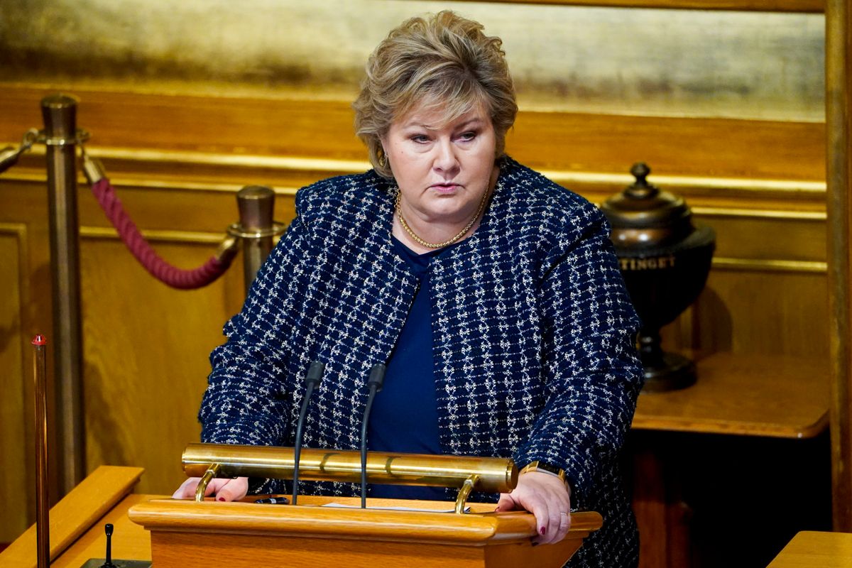 Statsminister Erna Solberg (H) redegjorde for håndteringen av koronapandemien i Stortinget mandag og presenterte samtidig oppdaterte koronatiltak.